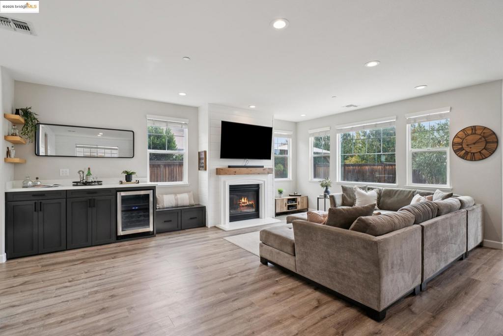 BRENTWOOD - Residential