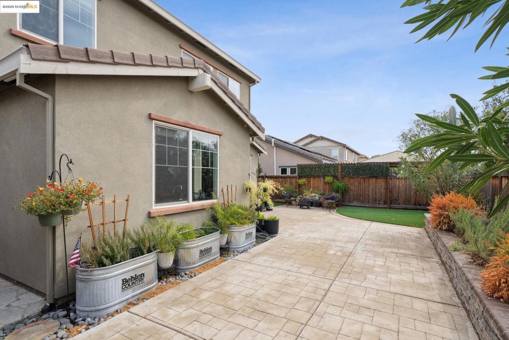 BRENTWOOD - Residential