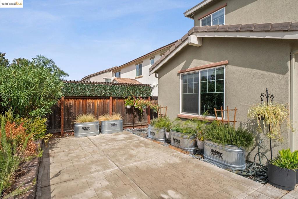 BRENTWOOD - Residential