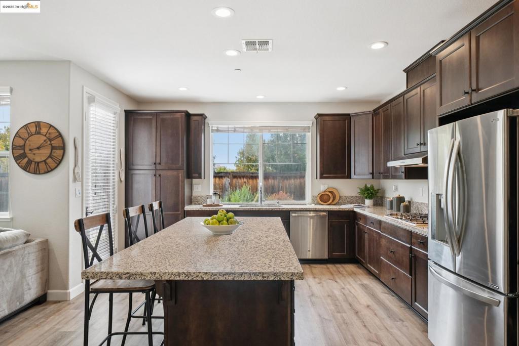 BRENTWOOD - Residential