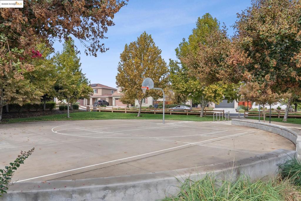 BRENTWOOD - Residential