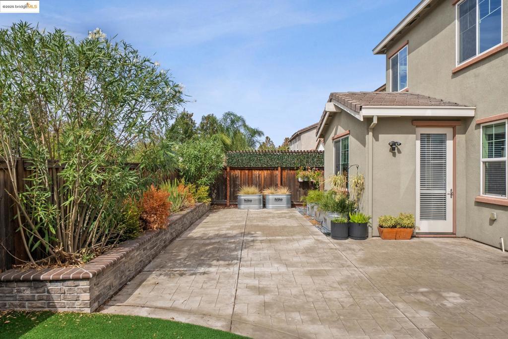BRENTWOOD - Residential