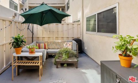 Photo of 525 N Sycamore Avenue #225, Los Angeles, CA 90036 (MLS # 26640831)