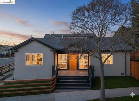 Photo of 2151 Santa Rita St St, Oakland, CA 94601 (MLS # 41129418)