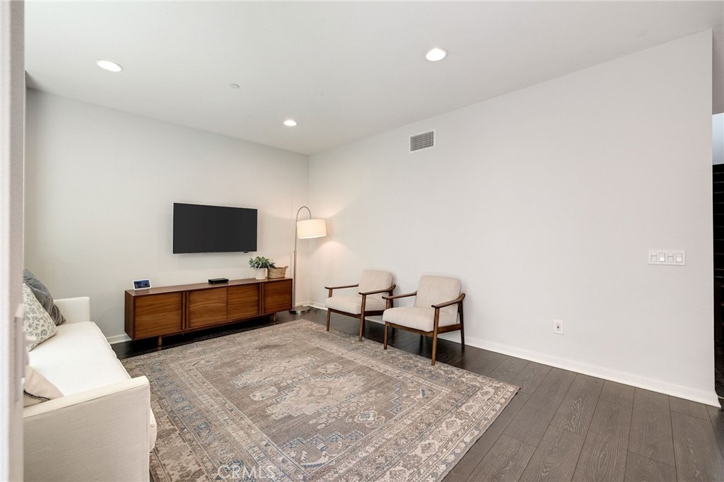 5515 Palm Drive