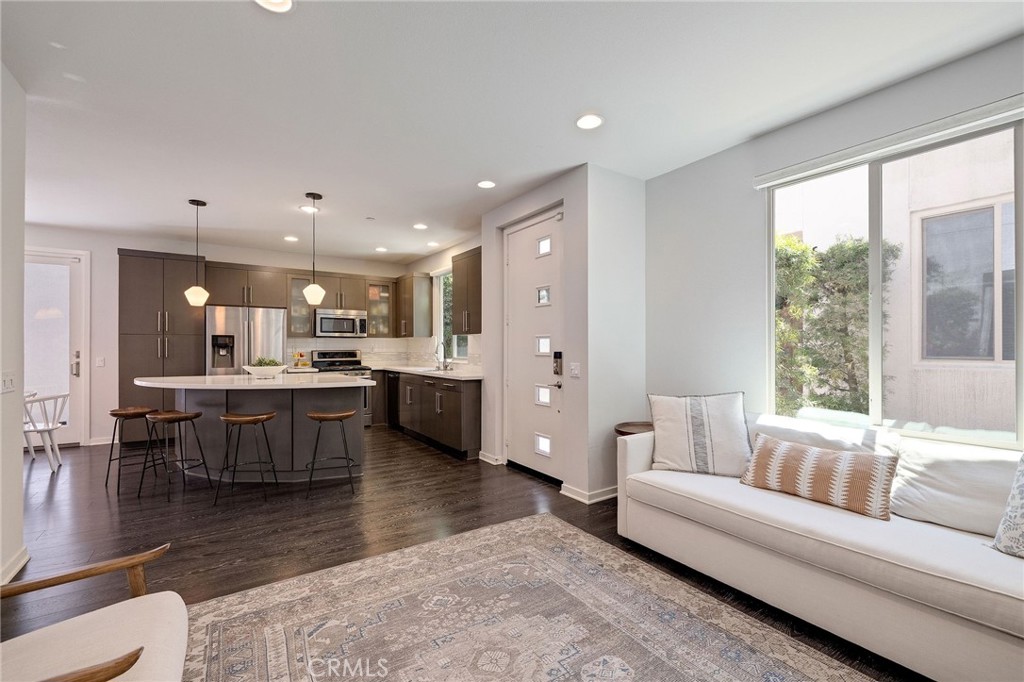 5515 Palm Drive