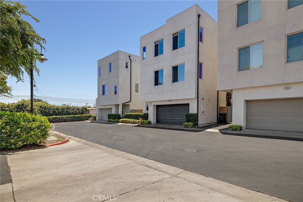 5515 Palm Drive