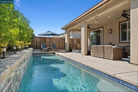 Photo of 9078 Tradewinds Cir, Discovery Bay, CA 94505 (MLS # 41129852)