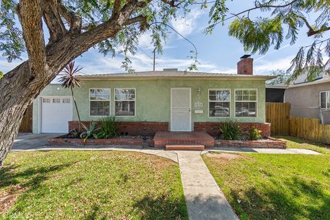 Photo of 1832 N Brighton St, Burbank, CA 91506 (MLS # RS26066353)