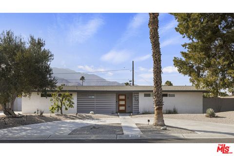 Photo of 2393 N San Clemente Road, Palm Springs, CA 92262 (MLS # 26831661)