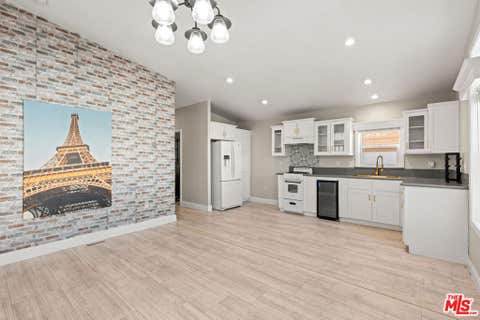 Photo of 8250 Lankershim Boulevard #112, North Hollywood, CA 91605 (MLS # 26837307)