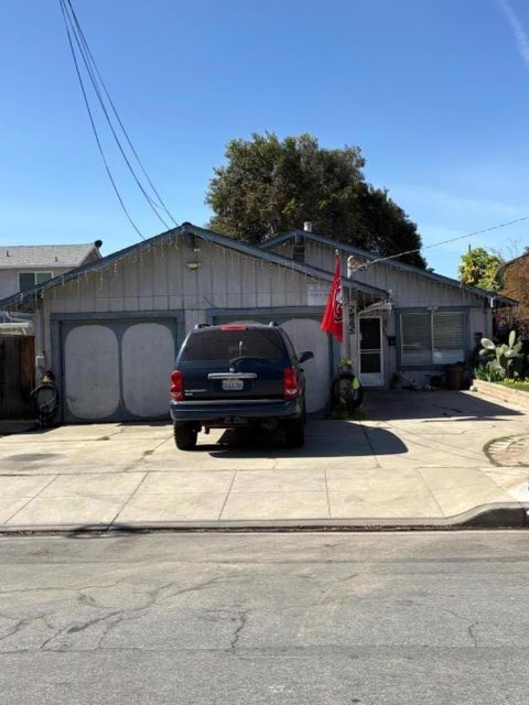 Photo of 565 N 12th Street, San Jose, CA 95112 (MLS # ML82037932)