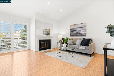 Photo of 2709 Oak Rd RD #R, Walnut Creek, CA 94597 (MLS # 41149365)