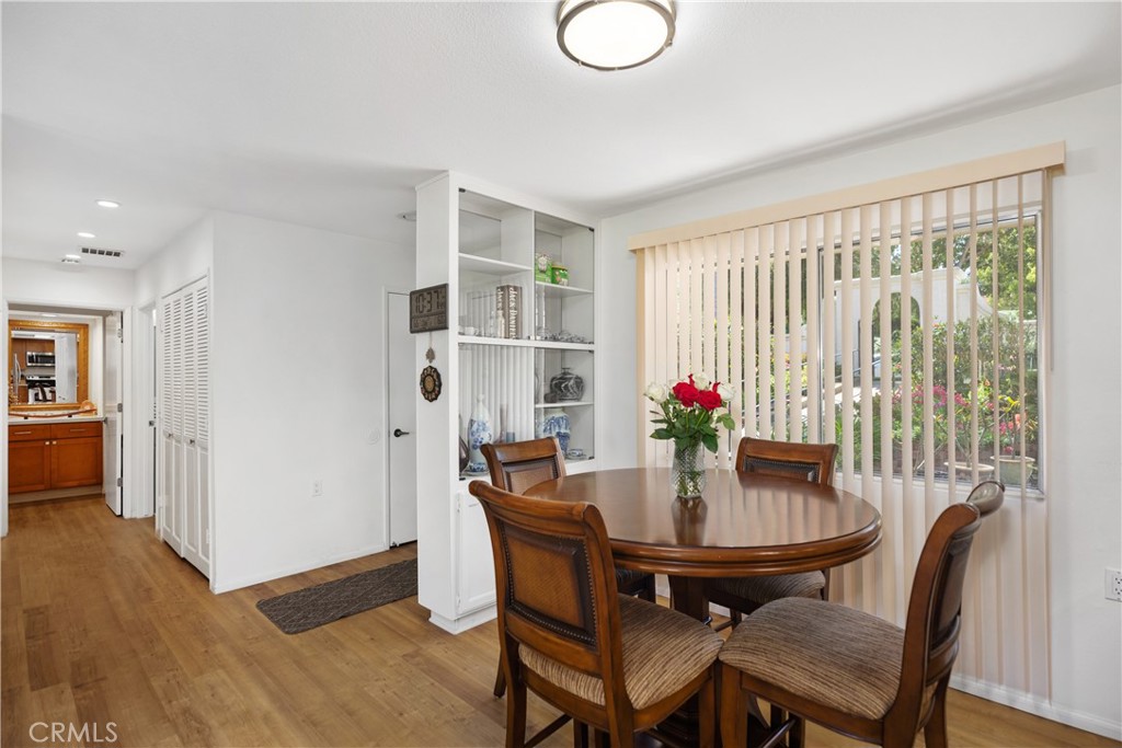 5472 Paseo Del Lago E B