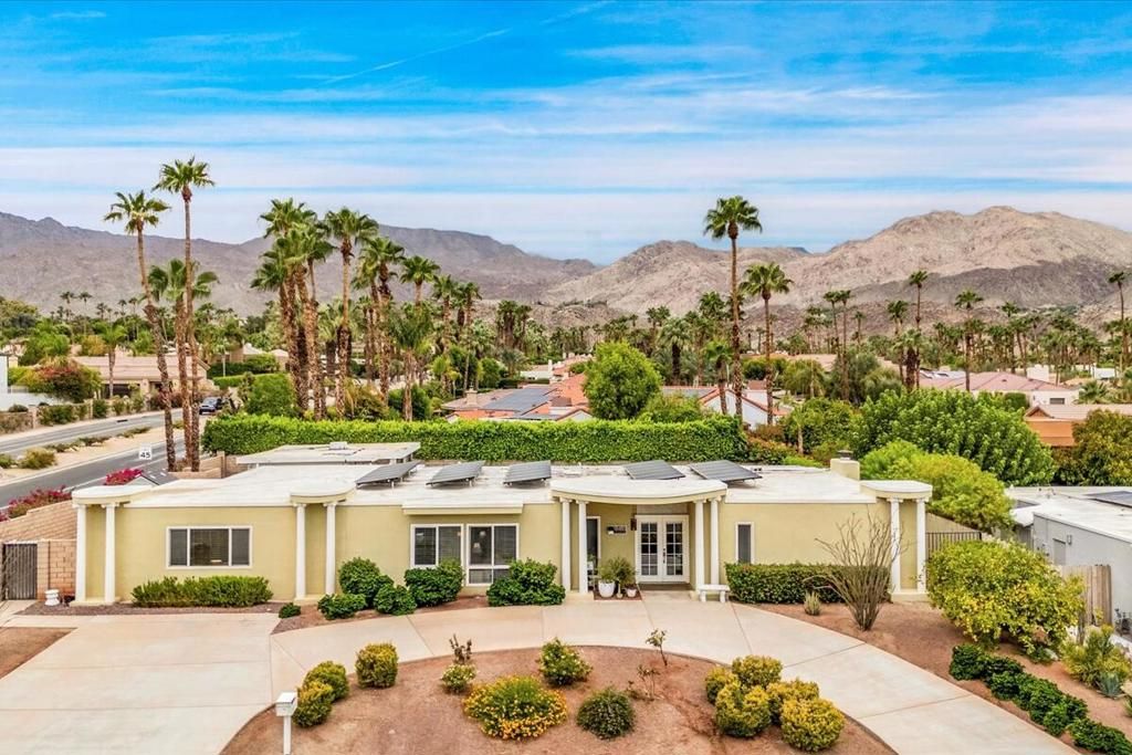 Photo of 48485 Prairie Drive, Palm Desert, CA 92260 (MLS # 219134634DA)