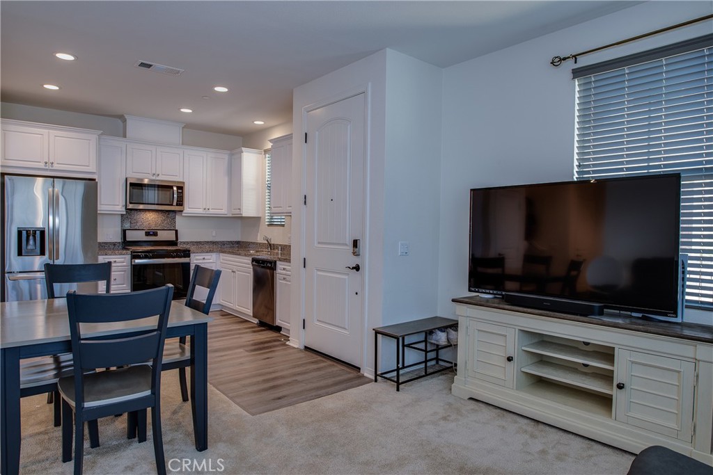 2888 E E Berry Loop Privado 44