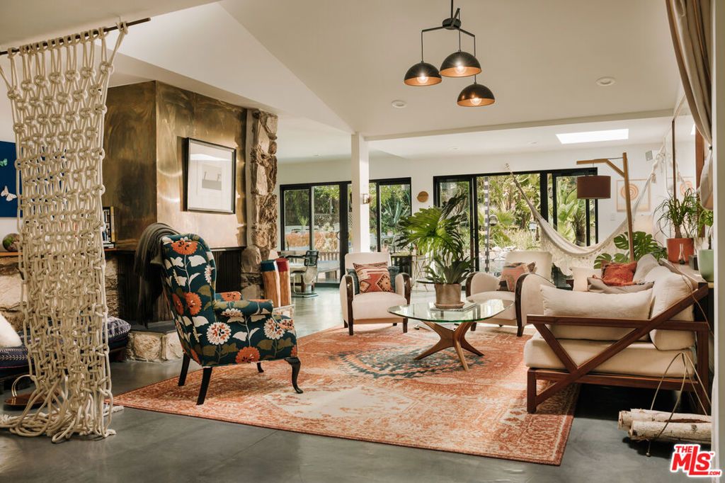 Photo of 2230 Banyan Drive, Los Angeles, CA 90049 (MLS # 25564867)