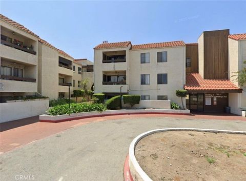 Photo of 700 W 3rd St #314, Santa Ana, CA 92701 (MLS # PW26044368)