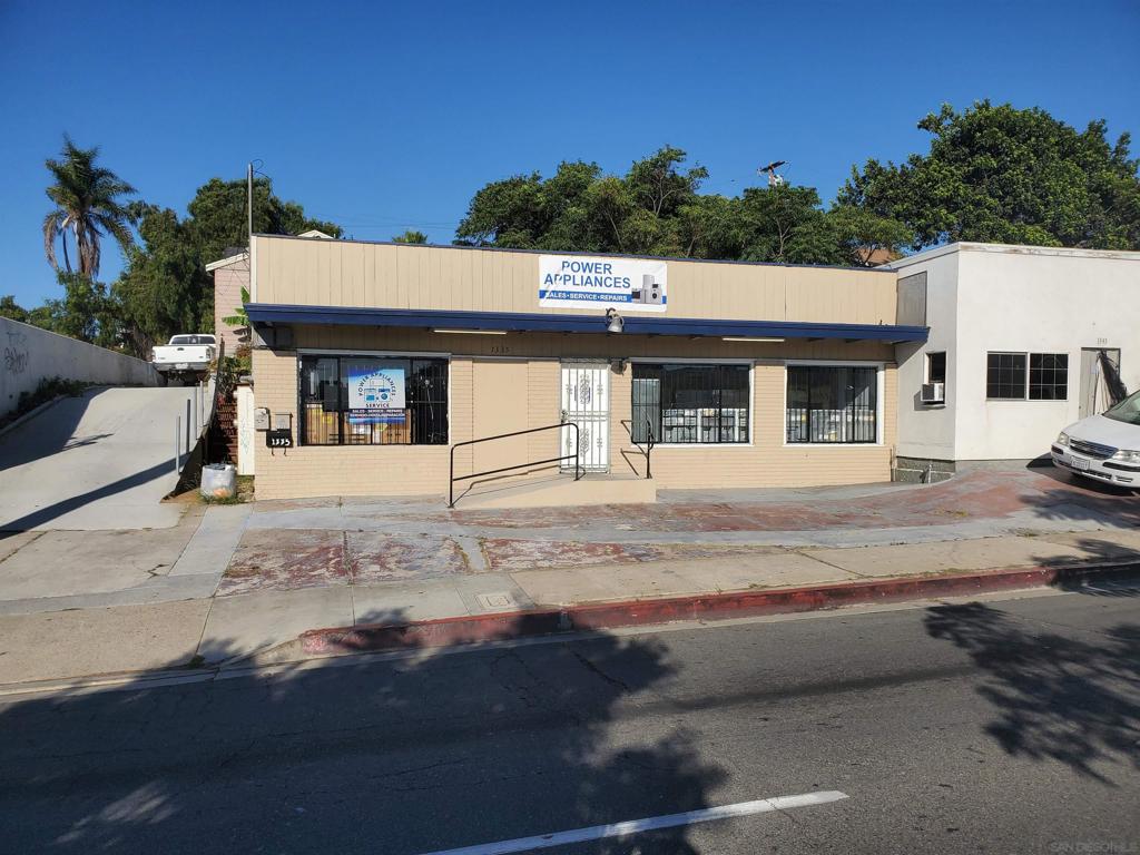 1329 35 Highland Ave