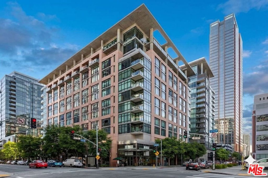 1111 S Grand Avenue 1005
