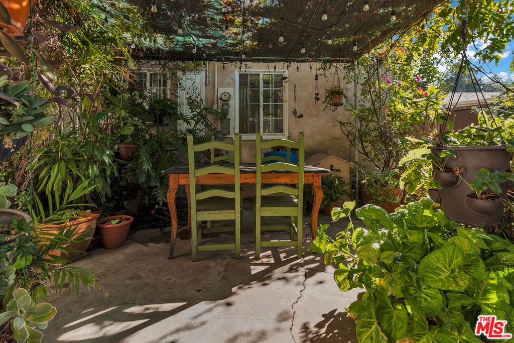 Photo of 951 N Allen Avenue, Pasadena, CA 91104 (MLS # 25615073)