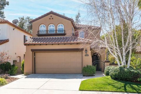 Photo of 28347 Lobelia Lane, Valencia, CA 91354 (MLS # SR26054143)