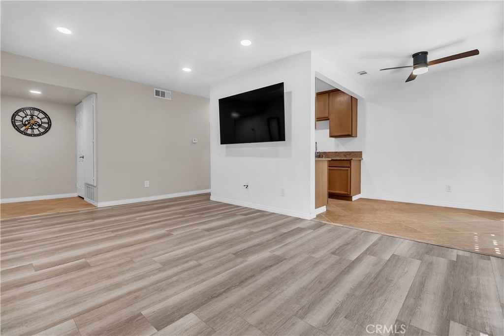 1480 W Lambert Road 289