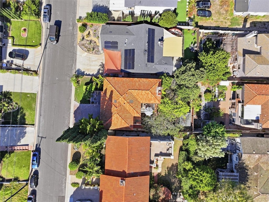 3875 Bluff