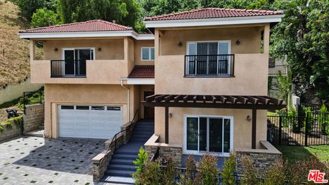 Photo of 1630 Bridgeport Drive, Los Angeles, CA 90065 (MLS # 26760209)