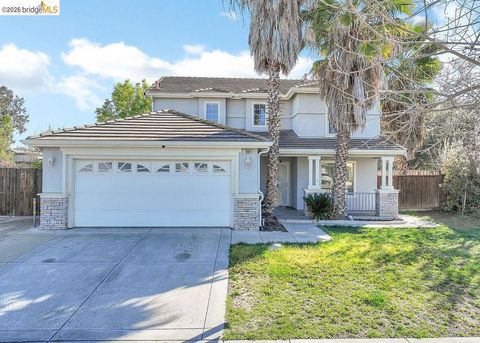 Photo of 2004 2004 Hedge Way Ave, Brentwood, CA 94513 (MLS # 41126349)