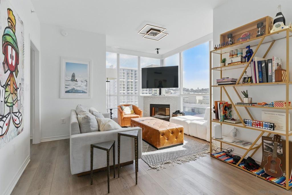 300 W Beech St 1408