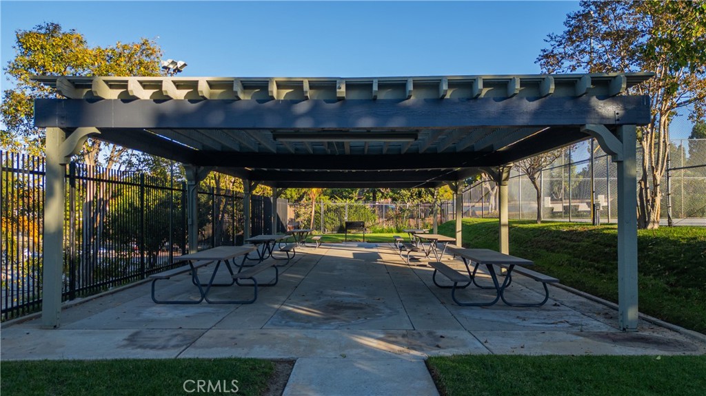 Village Grove/Border - Residential