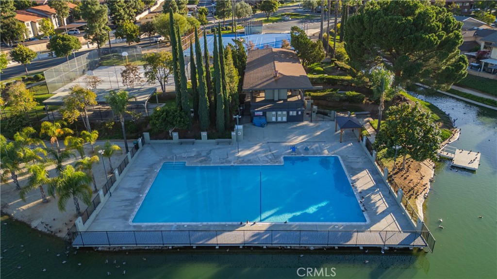 Village Grove/Border - Residential