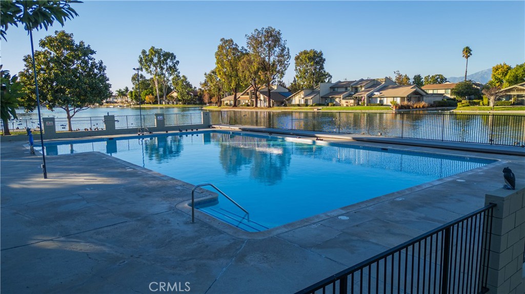 Village Grove/Border - Residential