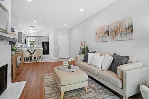 Photo of 3530 Oakwood Terrace Ter #102, Fremont, CA 94536 (MLS # 41105051)