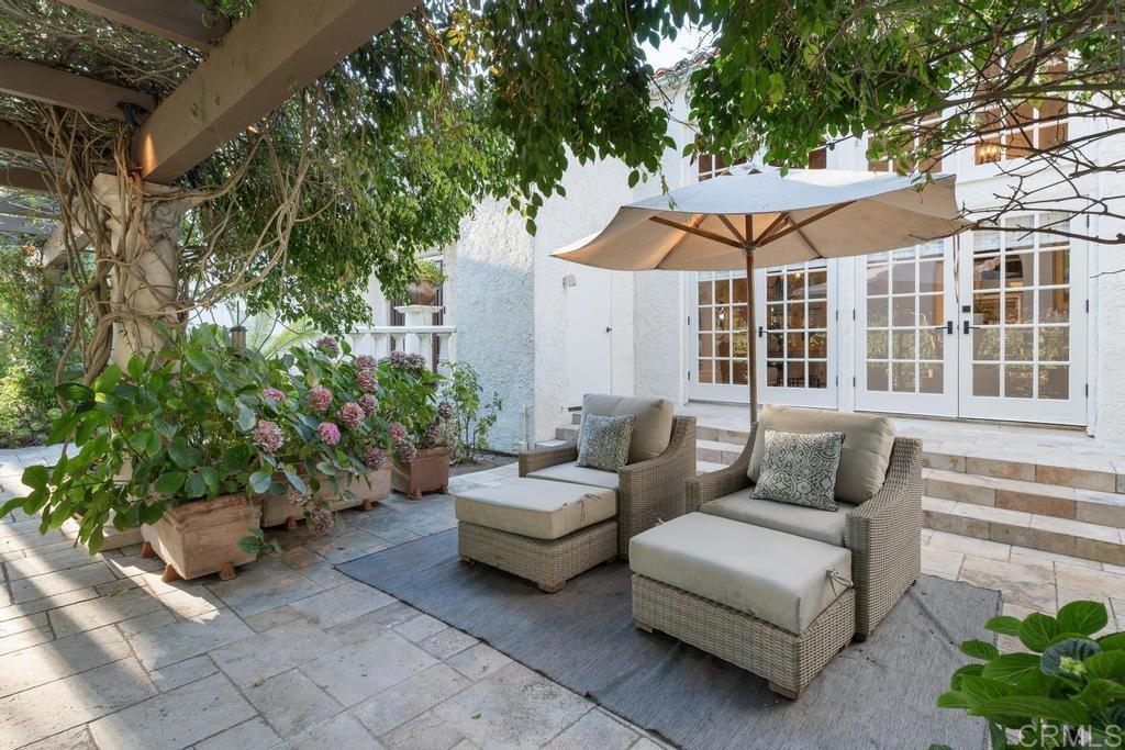3247 Cerros Redondos