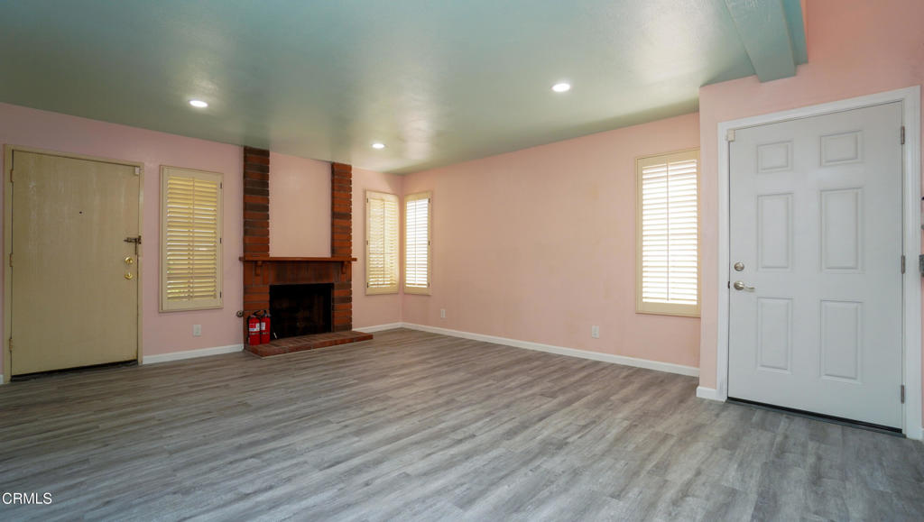 438 Las Palomas Drive