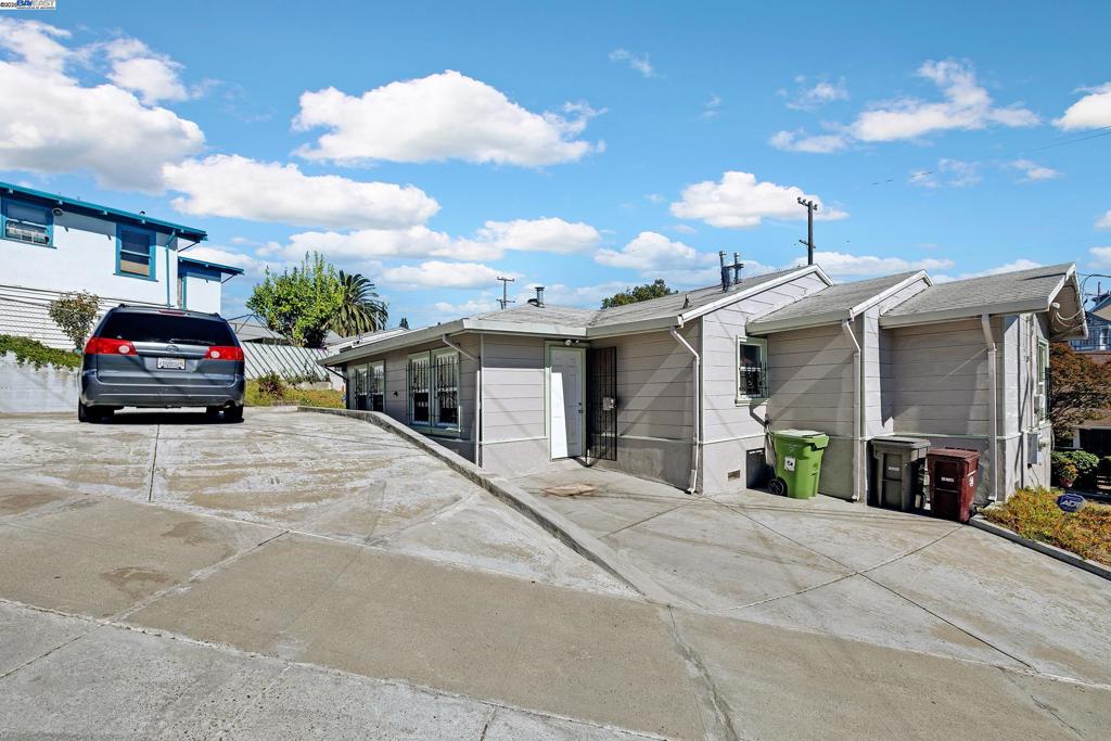 HIGHLAND TERRACE - Residential