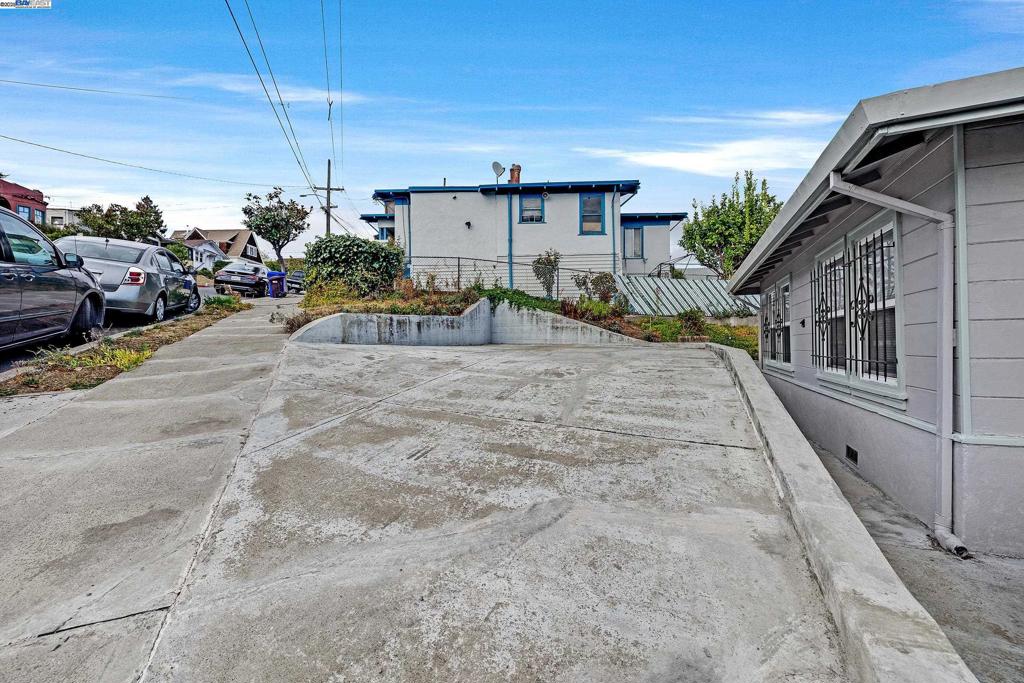 HIGHLAND TERRACE - Residential