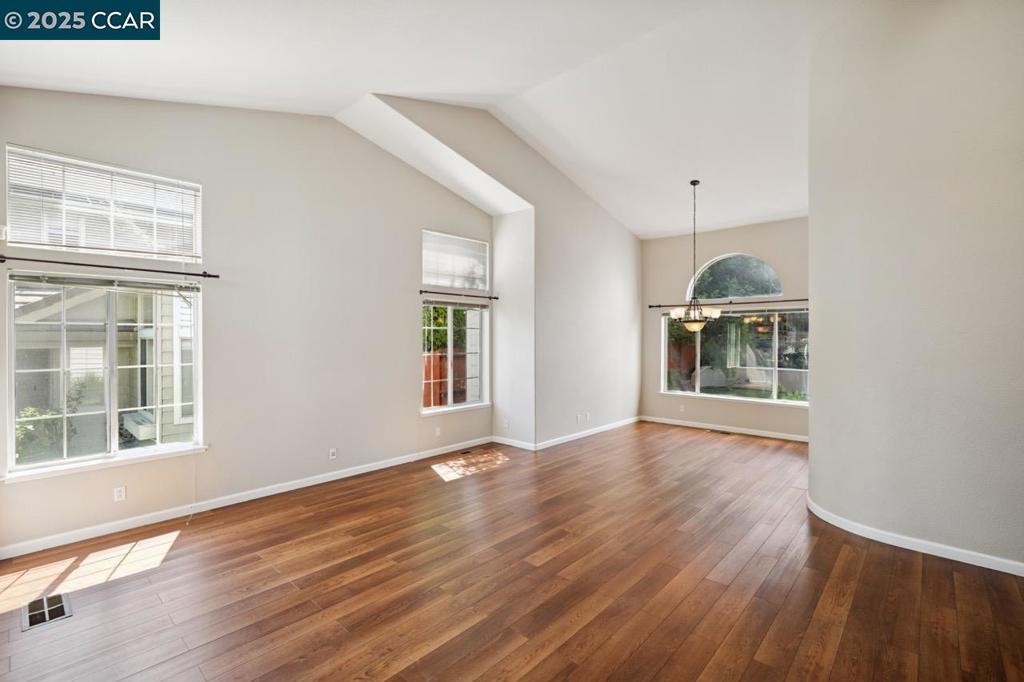 3907 Folsom Dr