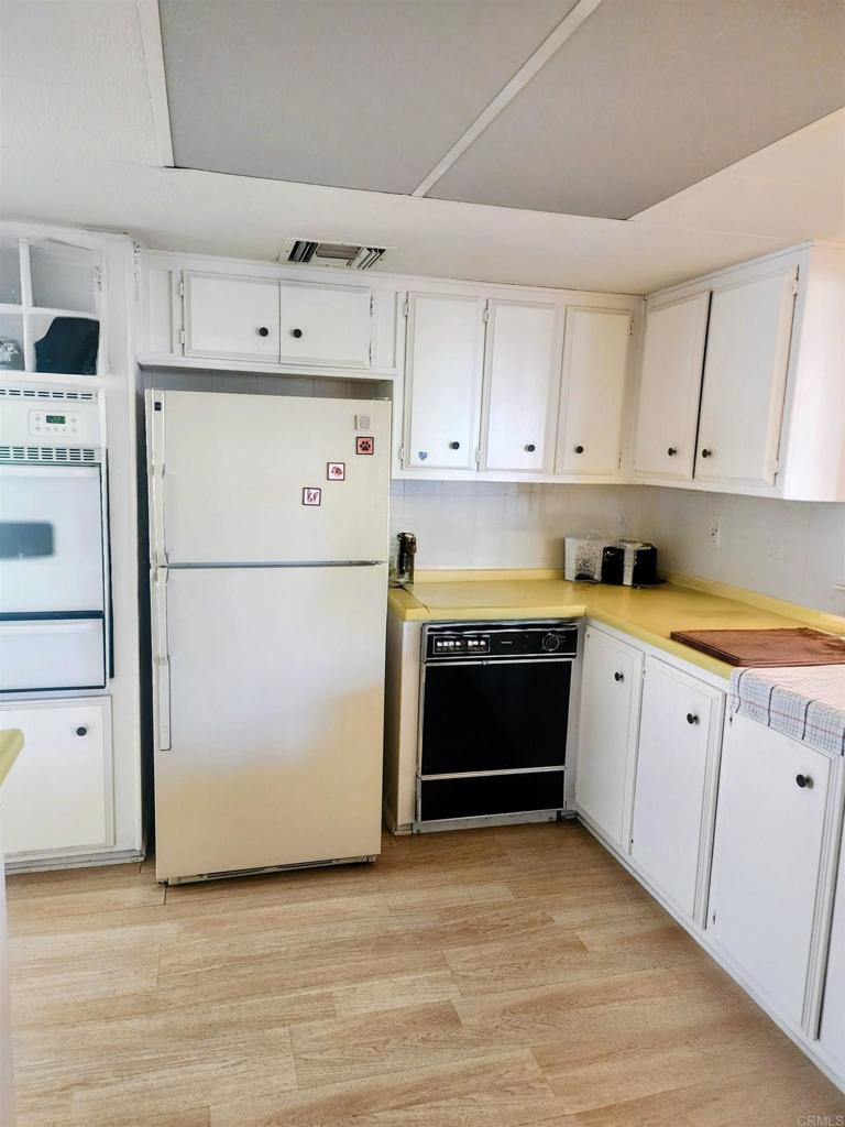 1010 Palm Canyon Drive 10