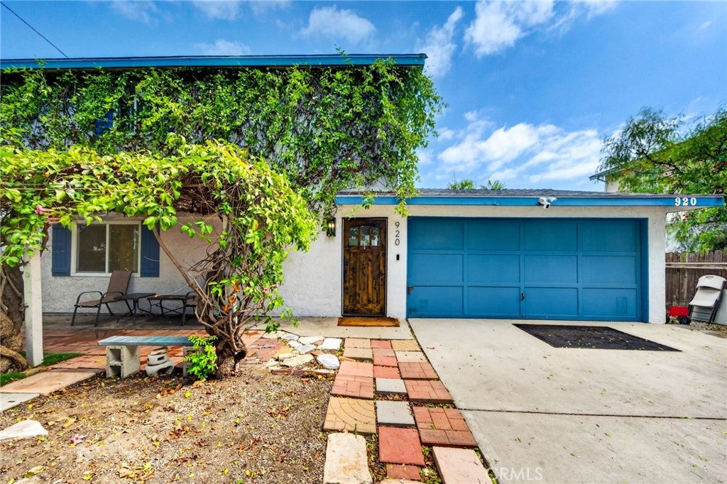 920 N Grand