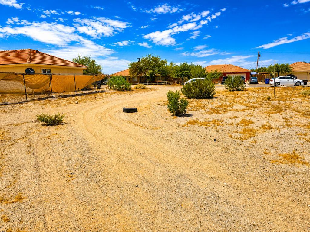 1285 Red Sea Avenue