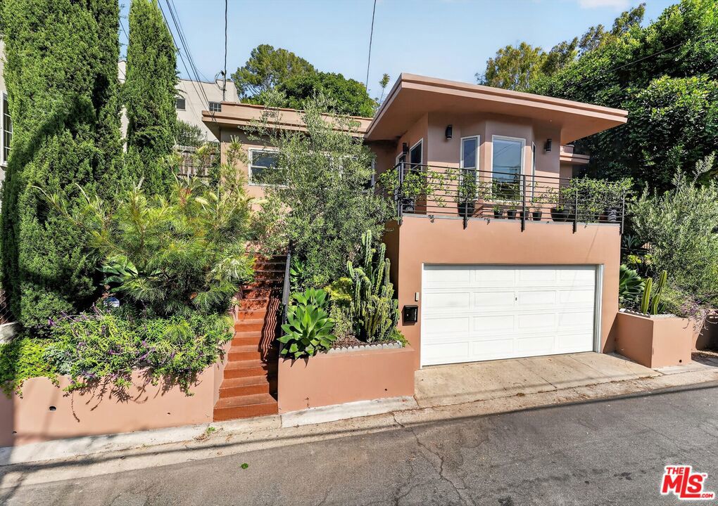 1515 Rendall Place