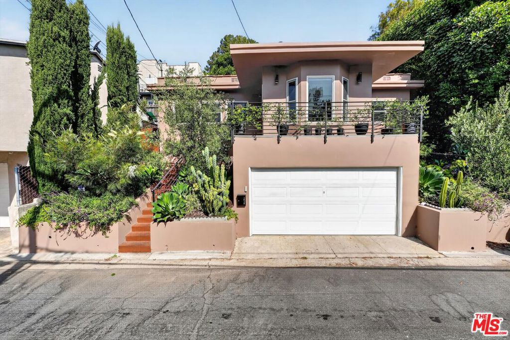 1515 Rendall Place, Los Angeles CA 90026