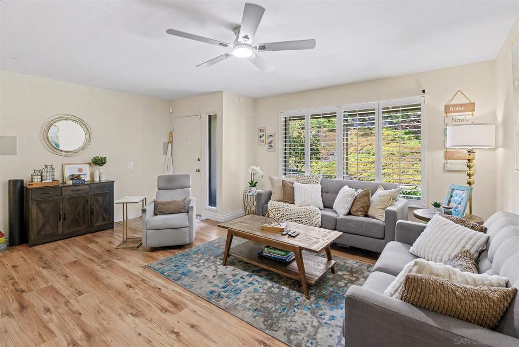 5467 Oakleaf Point