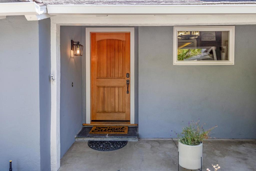 1513 Meadow Lane