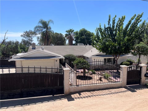 Photo of 25325 Mountain Cliff DR, Moreno Valley, CA 92557 (MLS # CV26202244)