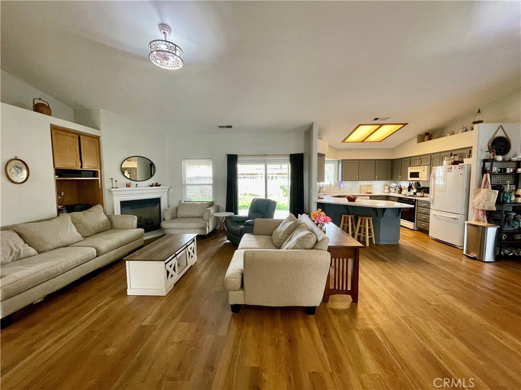 443 S Park