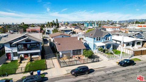 Photo of 2011 6th Avenue, Los Angeles, CA 90018 (MLS # 26641079)